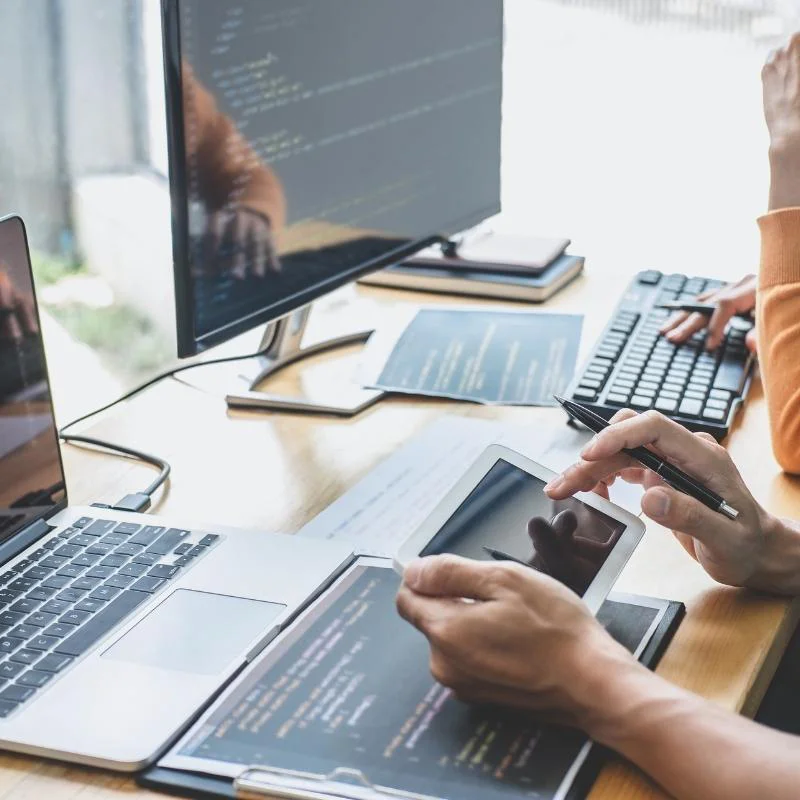 Alt-Title: A developer is developing a CMS base website for different size of screens.